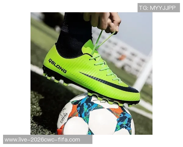 梅西164足球鞋评测与推荐适合各类球场的最佳选择