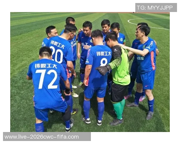 某足球协会举办了一次盛大的国际友谊赛吸引众多球队参与展现足球魅力与团结精神