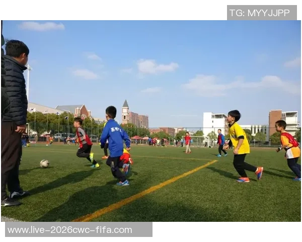 美国足球明星阿杜的传奇之路与他对足球的热爱与坚持 美国足球明星阿杜的传奇之路与他对足球的热爱与坚持