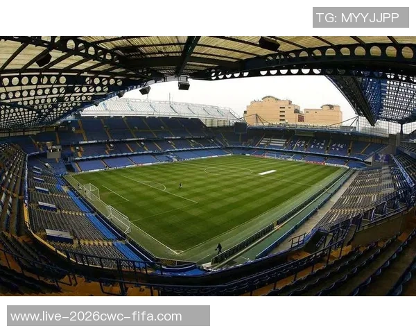 胡来豪门足球风云背后的传奇故事与球场荣耀的交织探索