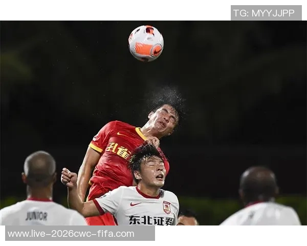 足球争顶的含义及其在比赛中的重要性解析 足球争顶的含义及其在比赛中的重要性解析