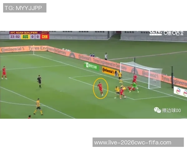 足球与皮球的魅力对比探索以及它们在运动中的重要性分析 足球与皮球的魅力对比探索以及它们在运动中的重要性分析