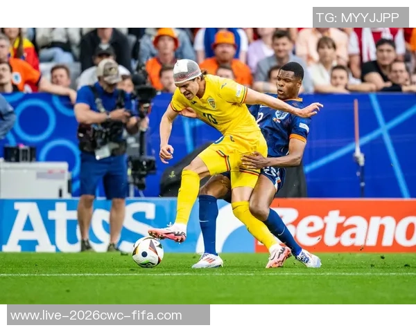 足球大师左后卫的传奇之路与战术解析让你领略足球的魅力与智慧 足球大师左后卫的传奇之路与战术解析让你领略足球的魅力与智慧