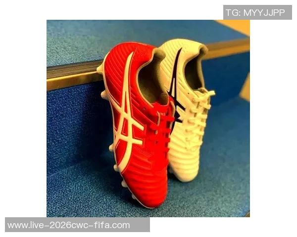 足球鞋IC与IN的区别解析及选择指南助你找到最适合的足球鞋